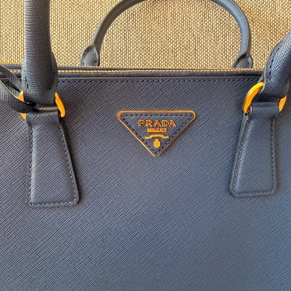 Prada Galleria Blue Saffiano Lux Tote - Excellent Condition - Picture 3 of 10